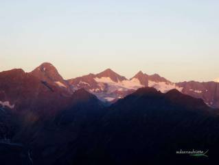 Stubaier Gletscher bei Sonnenaufgang