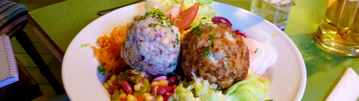 Dumpling with salad or kraut