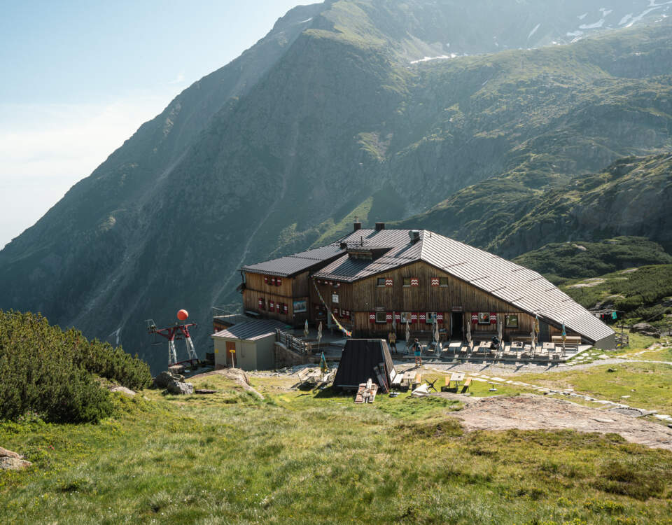 Die Sulzenauhütte 2191m, fotografiert 2024 (c) punkt agency